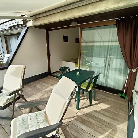 L' Appartamento Del Sole - The Sun Flat Desenzano del Garda Exterior foto
